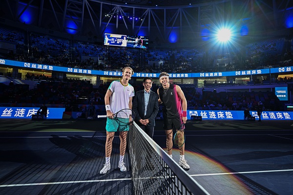 再次掀起了 再次掀起了