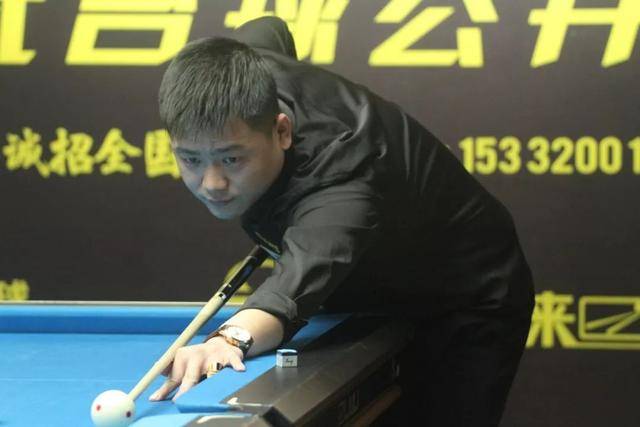 赛场上的不 赛场上的不